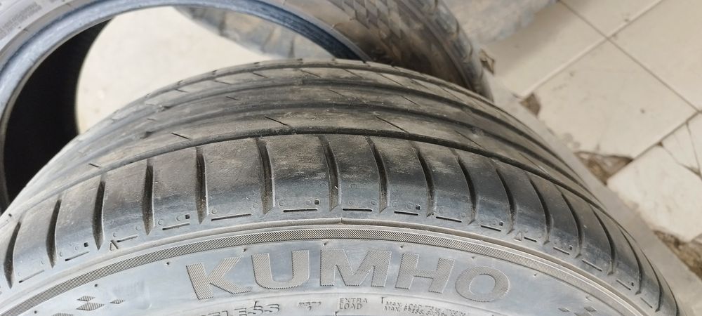 245/45/17 летни гуми kumho