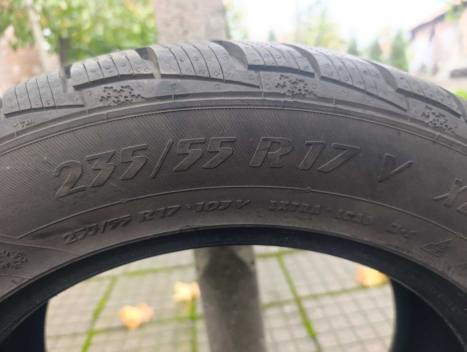 Автомобилни зимни Гуми 235/55/17