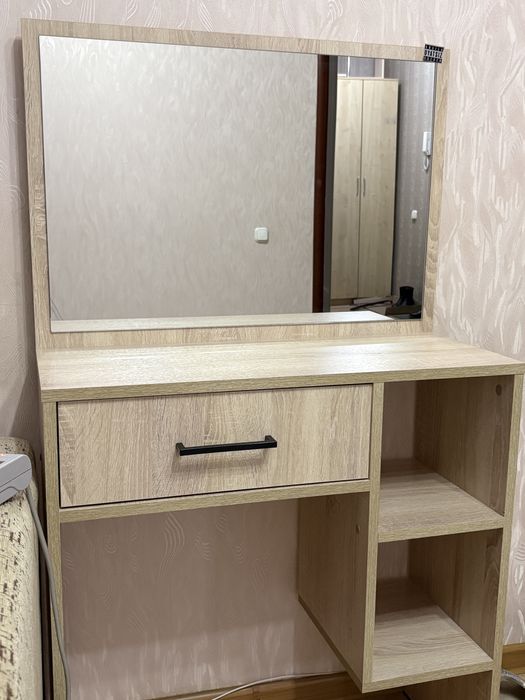 Туалетный столик