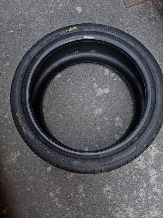 Anvelope 255/35/19 Vara Bridgestone DOT 2023