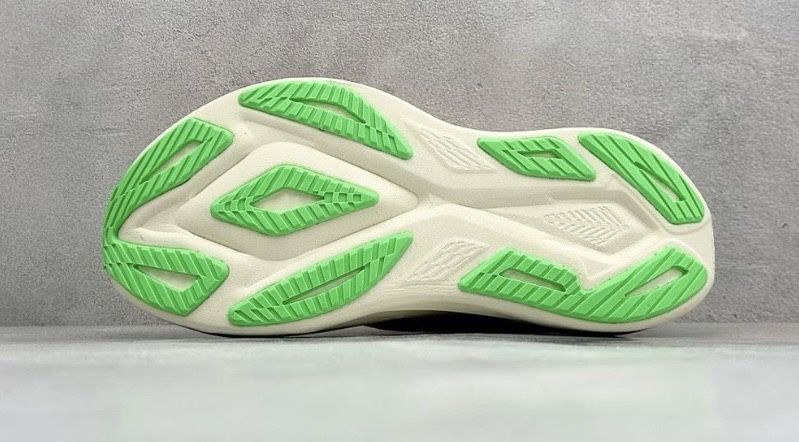 Нови дамски маратонки Asics Superblast 3 Seashell/Sun Coral гр