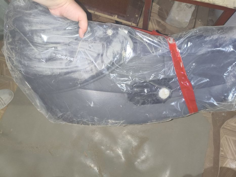 Продам  автокресло маленькое и больше