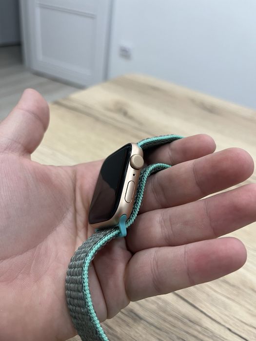 Apple watch SE 44mm без царапин