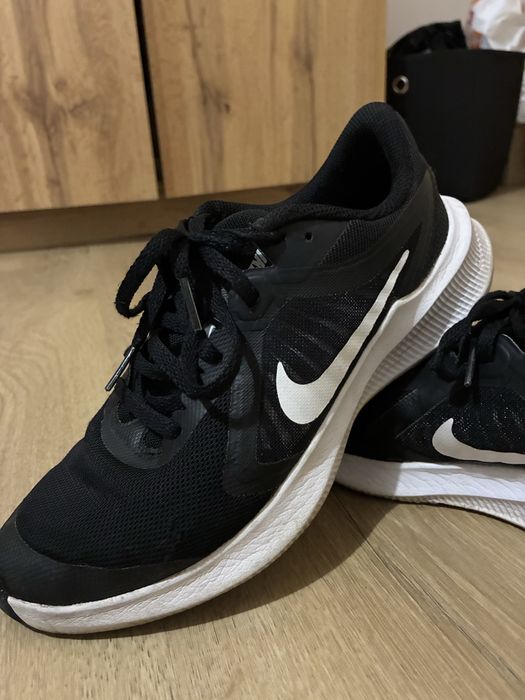 Маратонки NIKE 38 номер без никакви забелжки