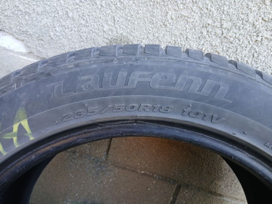 Зимни гуми Laufenn 235/50R18