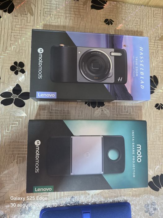 Motorola  z2  force Gold
