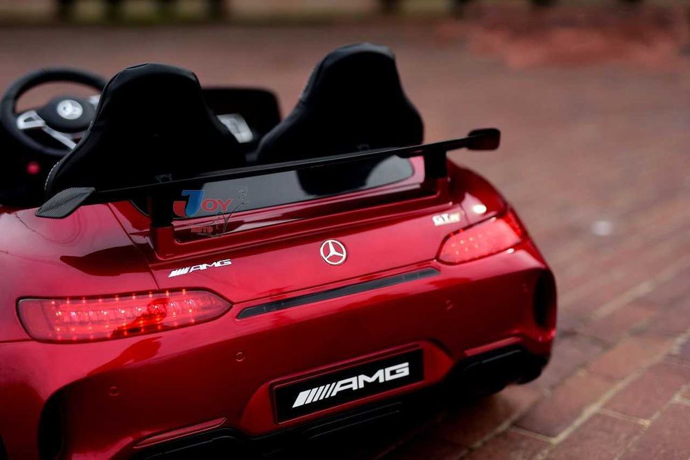 Акумулаторна кола двуместен Mercedes GT R Licensed 2X12V ,MP4
