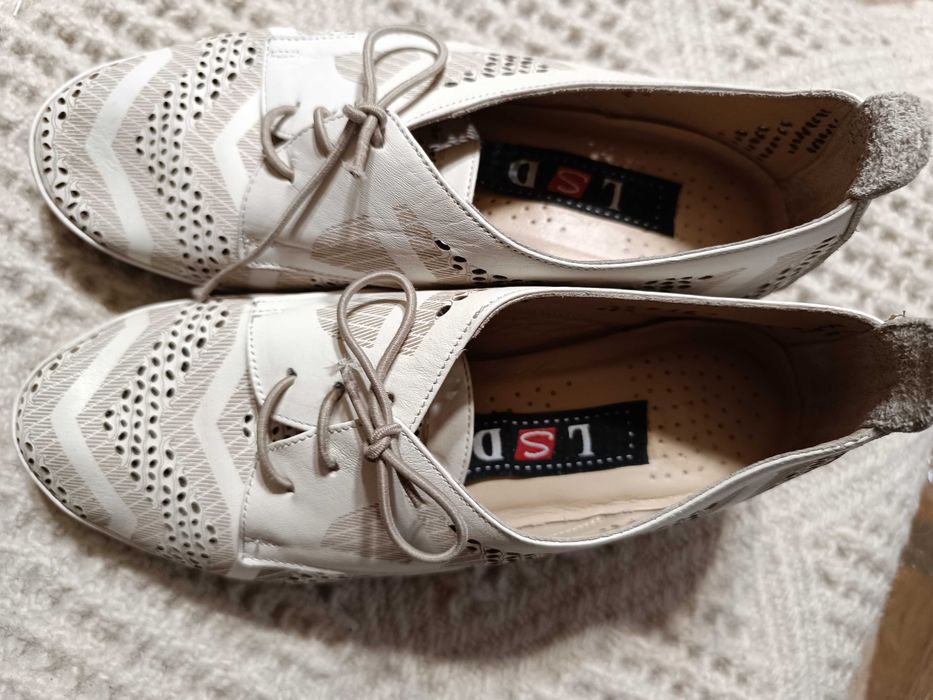 Дамски обувки пролет есен 2 чифта