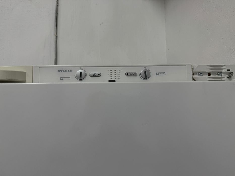 Продам холодильник Miele