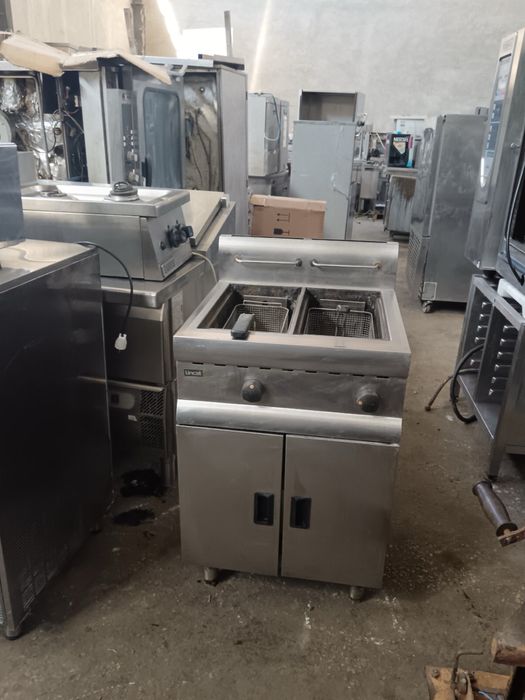 Двоен газов фритюрник lincat 2х10 лтр