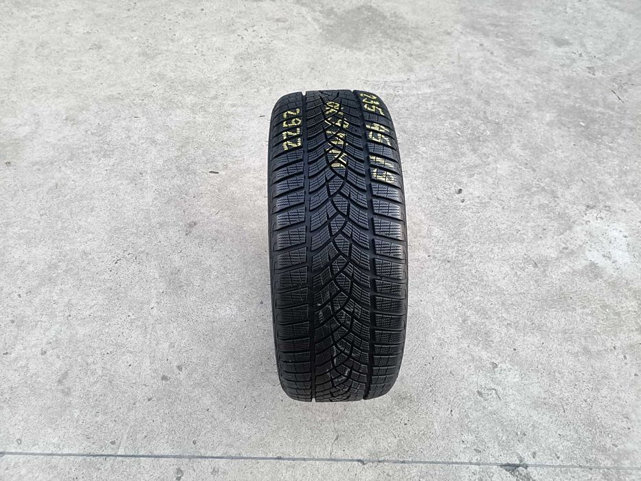 O anvelopa iarna 235 45 19 Goodyear Ultragrip Performance 9 mm 2922