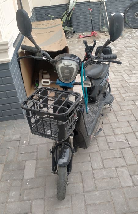 Продам скутер...
