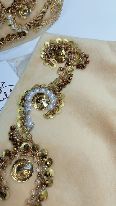 Продается костюм для девочек