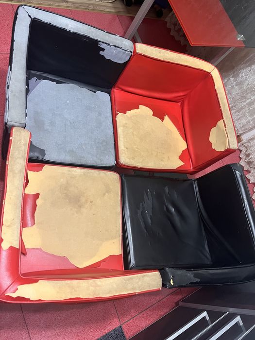 Стол кухонный со стульями