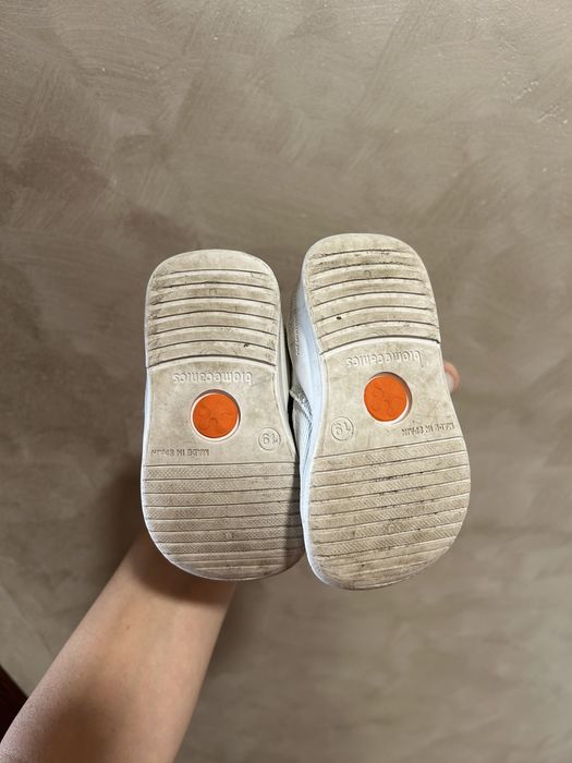 Обувки биомеханикс 19 номер