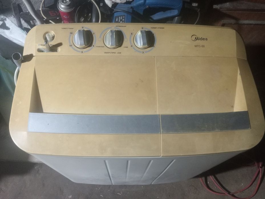 Продам стиралную машину полу автомат 5 кг