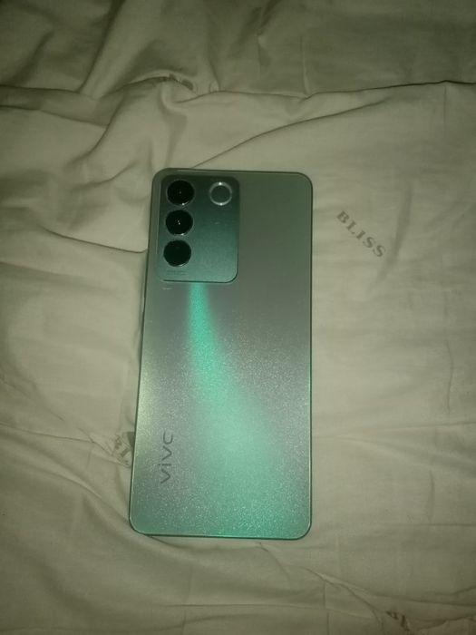 vivo v27e продам