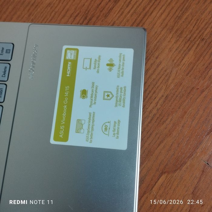 Asus vivobook sotiladi