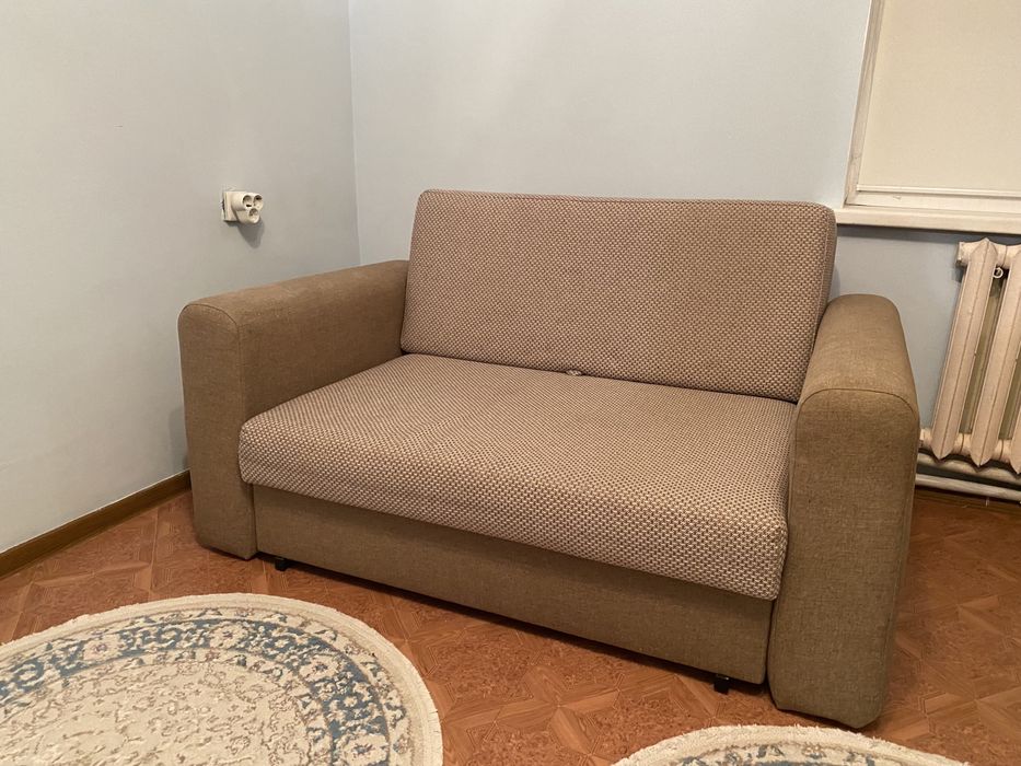 Диван раскладной длина  1,40