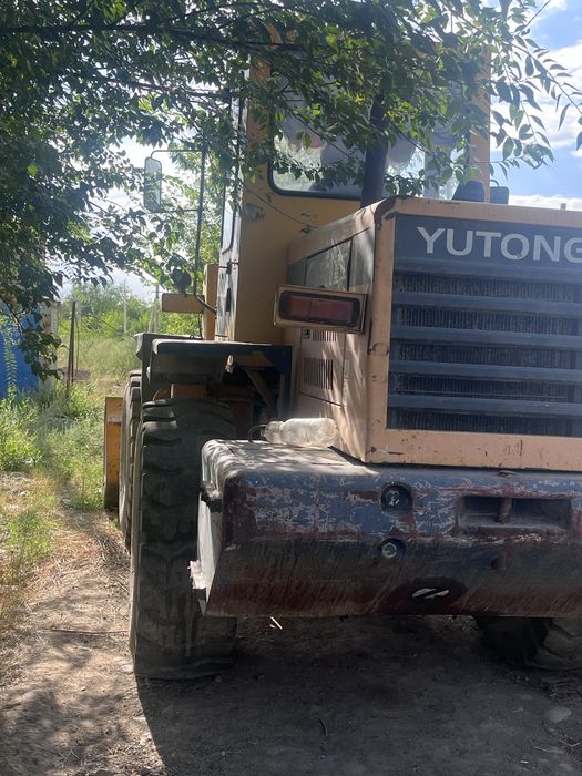 Продам фронтальный погрузчик трактор