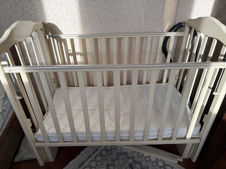Продам детскую кроватку