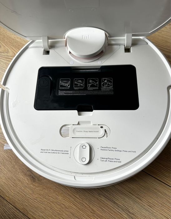 Vand robot aspirator stare aproape nou