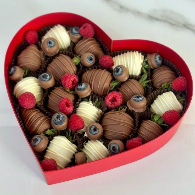 Qulupnaylar eng arzon narxlarda chocoberry.uz jamoasidan