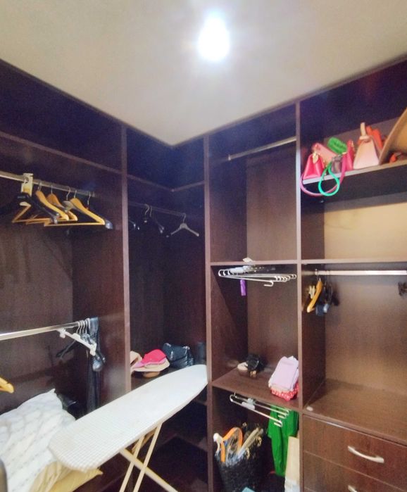 Продава се Тристаен апартамент в Перник, Изток - 98 кв.м за 1939 €/кв.м - Снимка #11