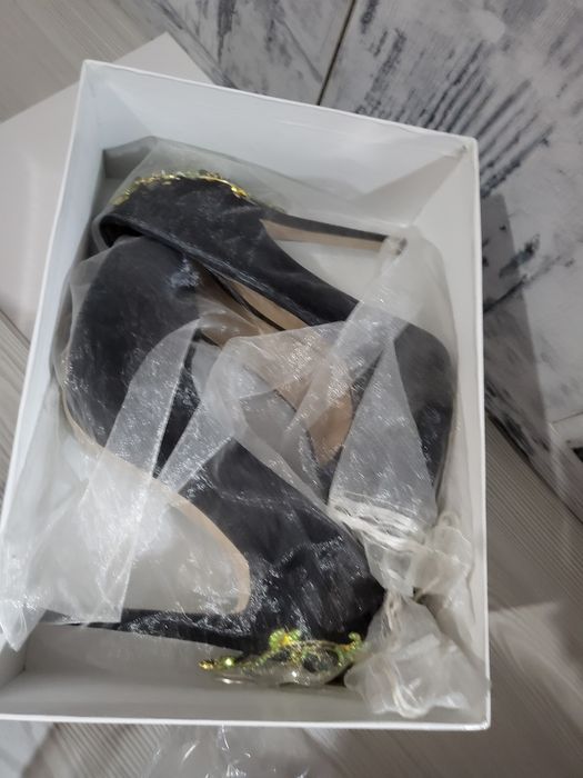 Различни обувки за ежедневие