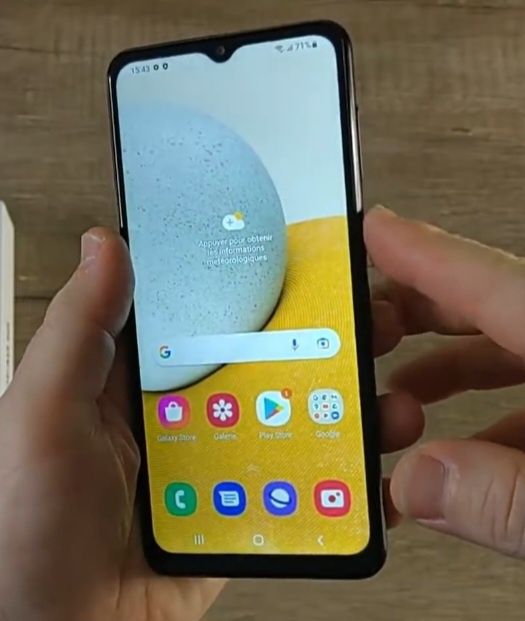 Продаётся Смартфон Samsung Galaxy A13 5G -- 128 Гб / 4 Гб чёрный