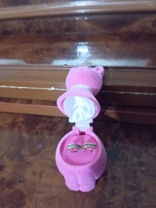 Tilla zirak yosh qizaloqlarga rassiyadan o'zim opkelganman