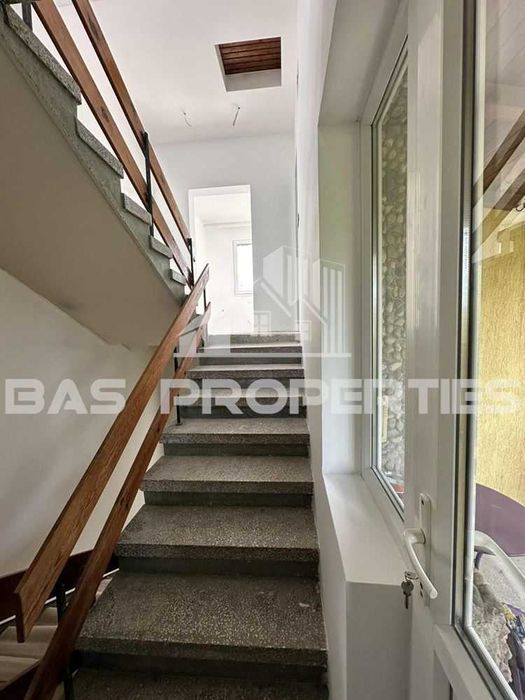 Къща в София-Банкя площ 243