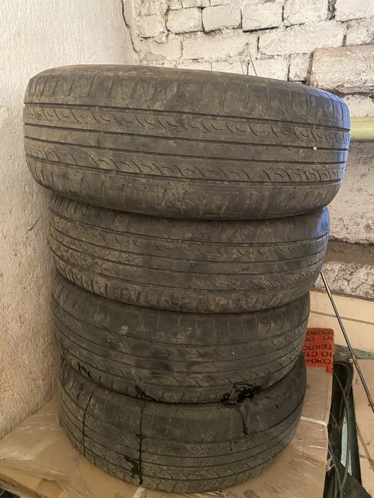 Продам летнюю резину 215/65/16