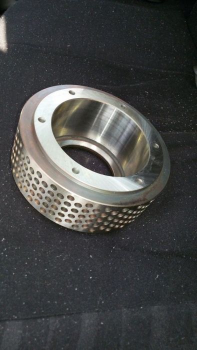 Изработвам детайли по поръчка на струг,фреза и плосък шлайф!