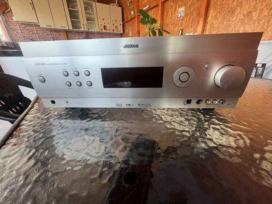 Statie Jamo  AVR-690 amplificator