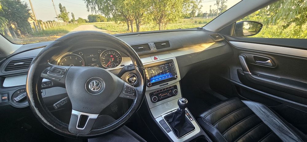 VW Passat CC 2.0 TSI 200 CP Cutie Manuala, DCC, Bi-Xenon, Trapa, Piele