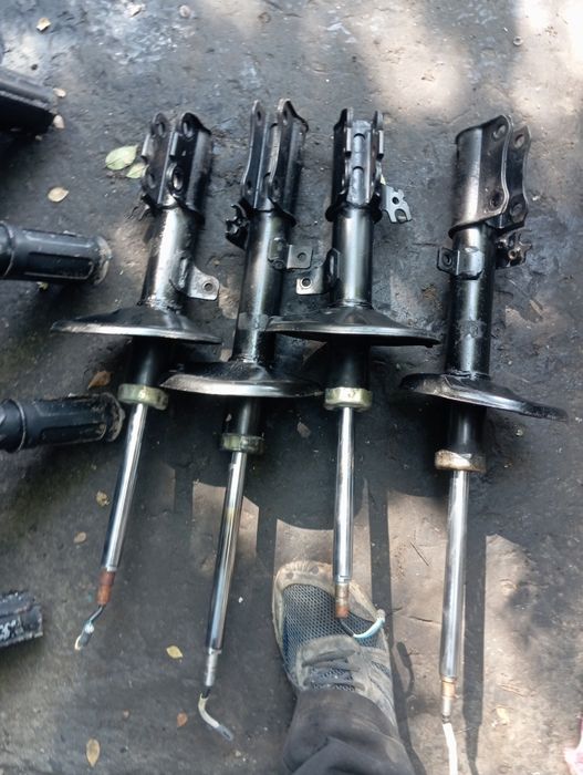 Амортизаторы виндом 20. 35. Кузов..