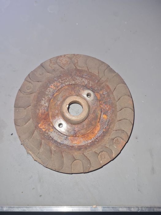 Volanta pentru tractoras de tuns gazon
Pentru motoare briggs stratton de 8 cai
În stare buna.
Nu trimit în tara fără plata în avans.
Sunați de luni pa