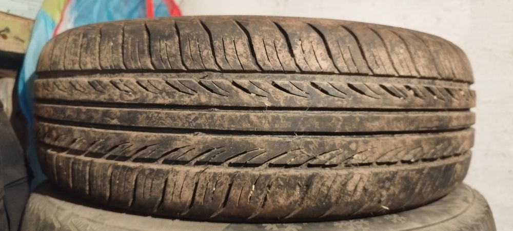 2 колеса в сборе, диски с резиной 14 радиус.