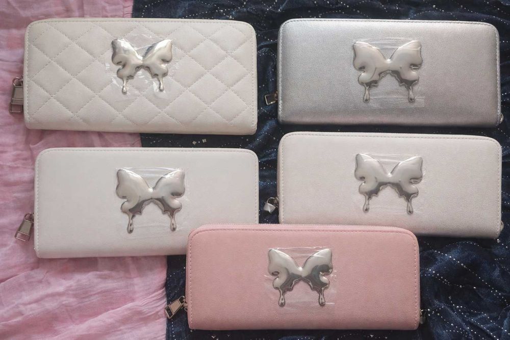 Страхотни нови дамски портфейли с метално лого