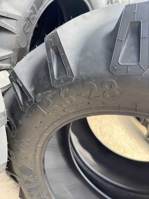 Cauciucuri 13.6-28 Gri noi cu 8 pliuri pentru tractor spate
