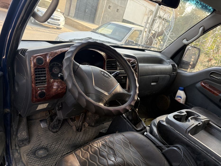 Kia bongo sotiladi