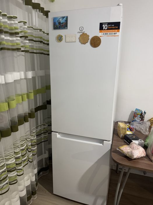 Холодильник Indesit
