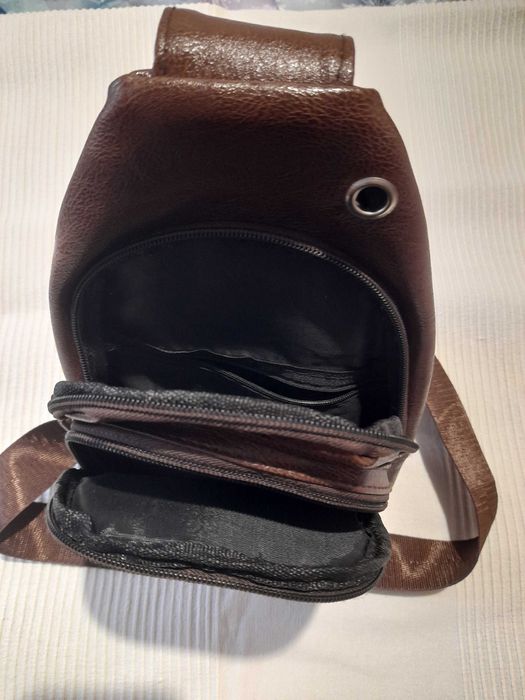 Borseta nouă, curea reglabila in diagonala