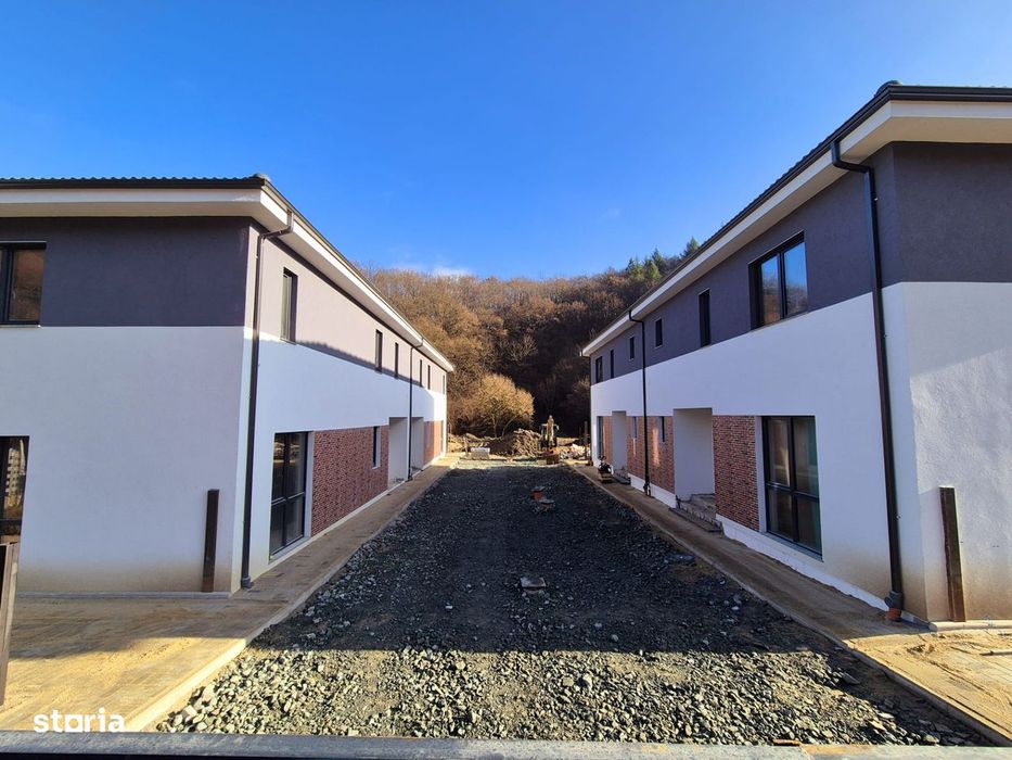 Unitate duplex l teren l parcare l parc privat l Tauti