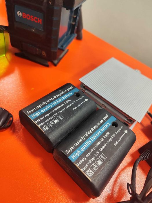 Продаю Лазерный уровень Bosch