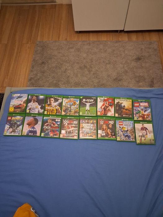 Xbox One S plus 3 controlere