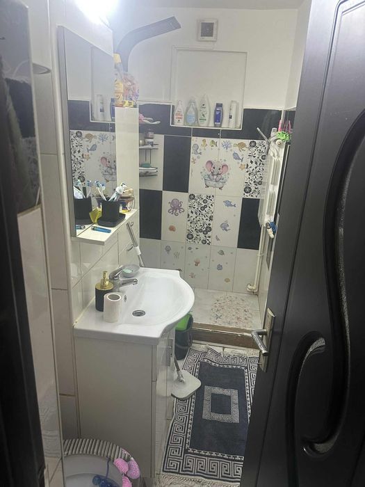 Aparament de vanzare cu 3 camere