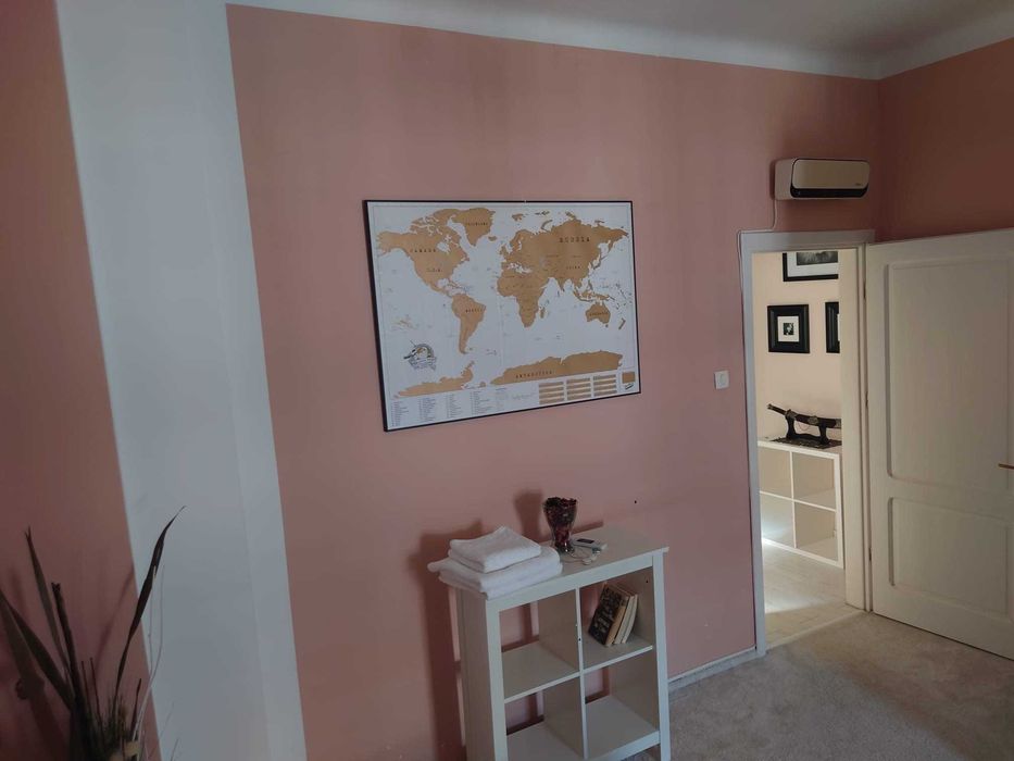 Etajere albe Ikea KALLAX 77x147 cm, KALLAX 77x77 cm, TOMNAS 92x81 cm