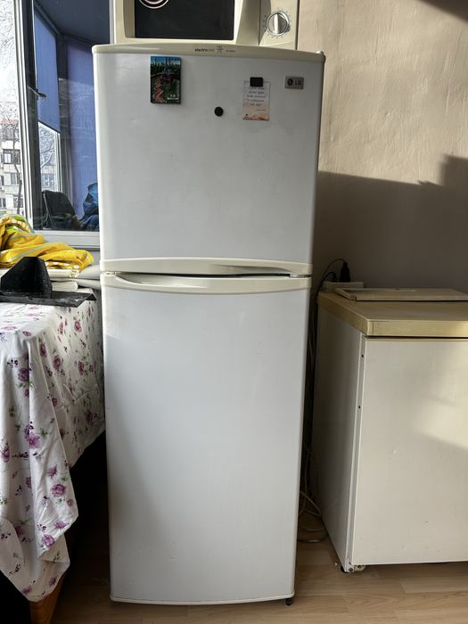 Холодильник LG electrocool  в хорошем состоянии